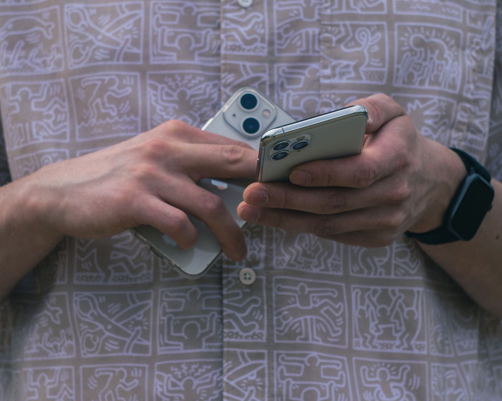 one phone number on two iPhones